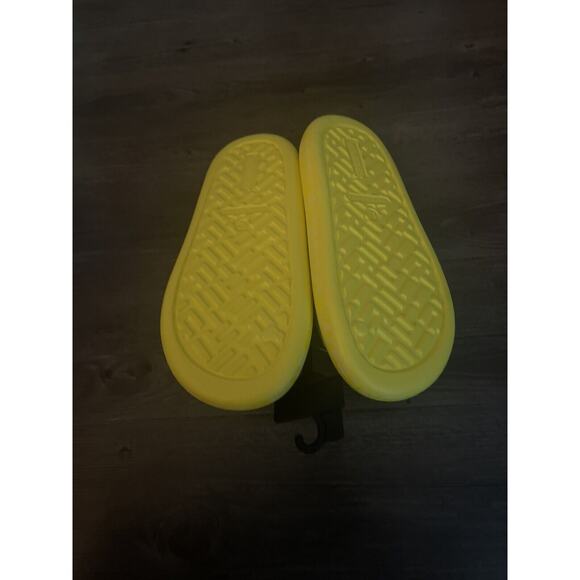SPONGEBOB SQUAREPANTS SLIDES. BRAND NEW. ADULT SIZE 12 - Picture 4 of 6
